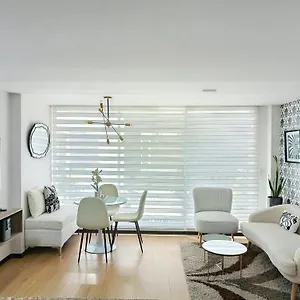 Apartment Like A With Balcony - 7th Floor - Parking - Gym Quito