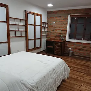 Colonial * Quito