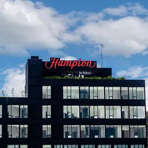 Hampton By Hilton La Carolina Park Otel