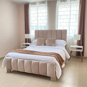 Holiday home 24 Hr Shuttle/transfer Airport *