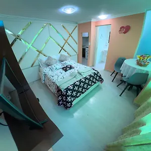 Love hotel Gold House Plata