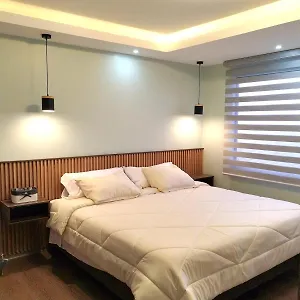 Apartment Amplia Con Jacuzzi Privado Y Cine En Casa A 3 Min De La Embajada Skyrocket