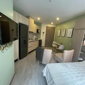 Estudio En La Carolina Quito
