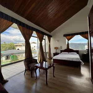 & Gonzalez Suarez Hotel *