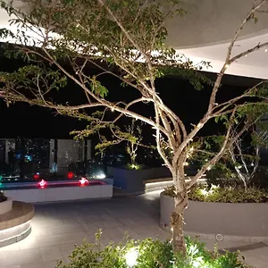 Lindo E Iluminado En La Carolina * Quito