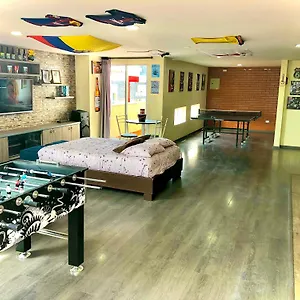 Departamento A 5 Minutos A Pie De Embajada De E.e.u.u Y H. Solca Apartment *