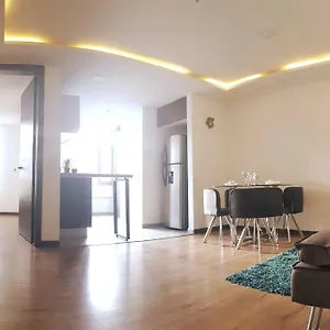 Modern Suite, Excellent Location! * Quito