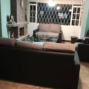 Amplia Casa Urbanizacion Privada * Quito
