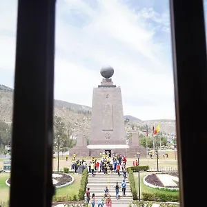 Boutique Mitad Del Mundo 4*
