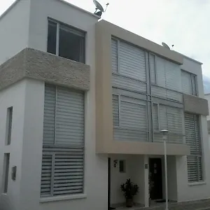 Hotel B And B Near Airport And Quito 2*