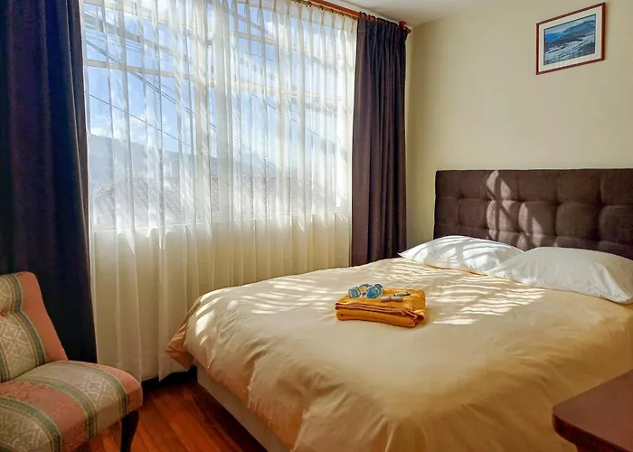 The Quito Guest House With Yellow Balconies For Travellers zdjęcie