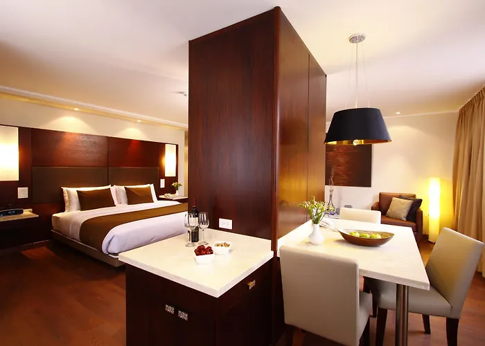 Фото Hotel Reina Isabel Кито