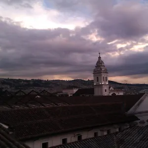 Yumbo Imperial Otel Quito