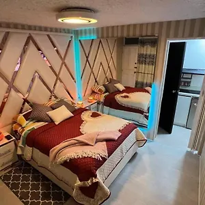 Love hotel Gold House Oro *