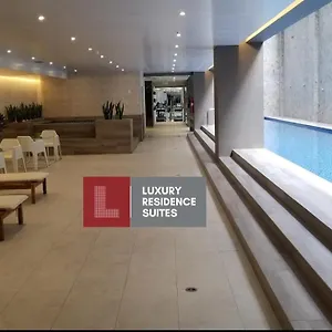 Luxury Apartment *